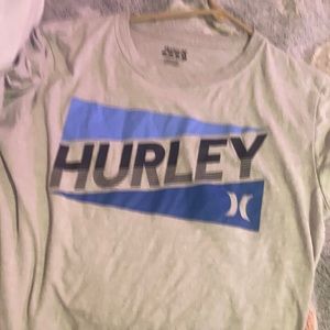 I’m selling this shirt because it’s taking up room